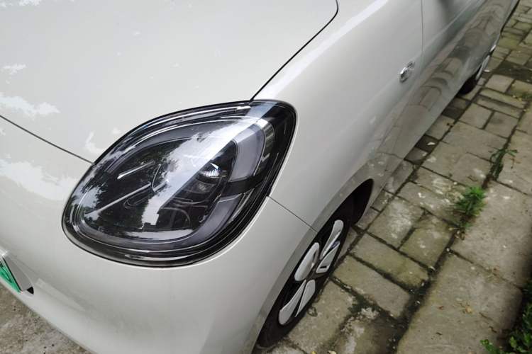 Used Wuling Hongguang MINIEV 2025 Four-Door Version Advanced Edition Left Front Headlight