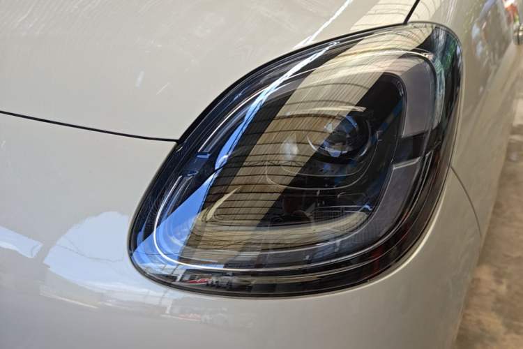 Used Wuling Hongguang MINIEV 2025 Four-Door Version Advanced Edition Left Front Headlight