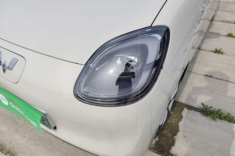Used Wuling Hongguang MINIEV 2025 Four-Door Version Advanced Edition Left Front Headlight