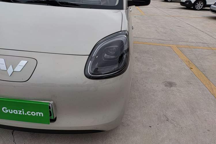 Used Wuling Hongguang MINIEV 2025 Four-Door Version Advanced Edition Left Front Headlight