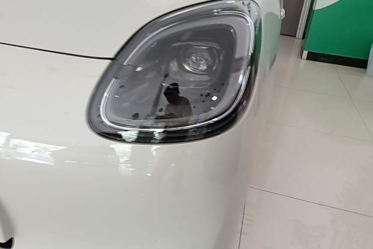 Used Wuling Hongguang MINIEV 2025 Four-Door Version Advanced Edition Left Front Headlight