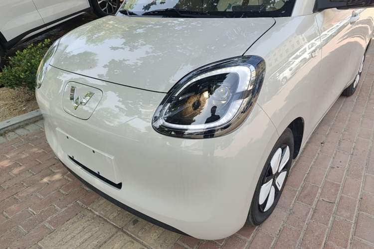 Used Wuling Hongguang MINIEV 2025 Four-Door Version Advanced Edition Left Front Headlight