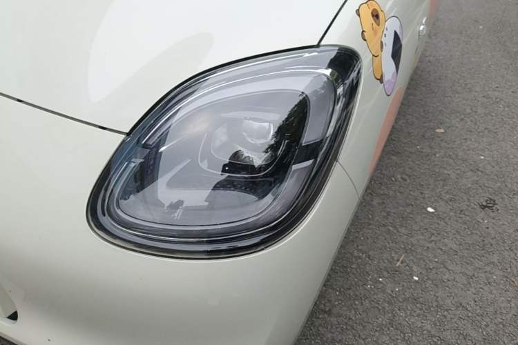 Used Wuling Hongguang MINIEV 2025 Four-Door Version Premium Edition Left Front Headlight