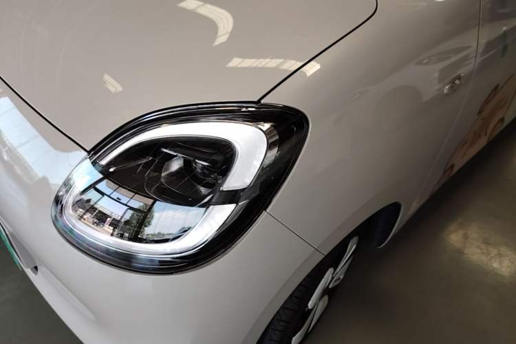 Used Wuling Hongguang MINIEV 2025 Four-Door Version Advanced Edition Left Front Headlight