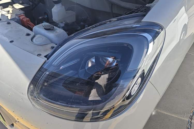 Used Wuling Hongguang MINIEV 2025 Four-Door Version Advanced Edition Left Front Headlight