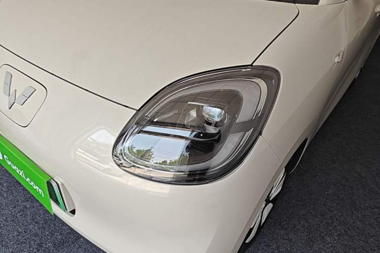 Used Wuling Hongguang MINIEV 2025 Four-Door Version Advanced Edition Left Front Headlight