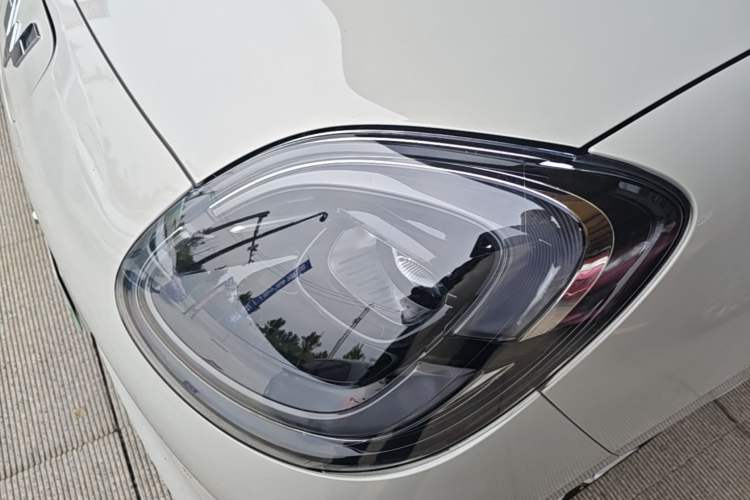 Used Wuling Hongguang MINIEV 2025 Four-Door Version Advanced Edition Left Front Headlight