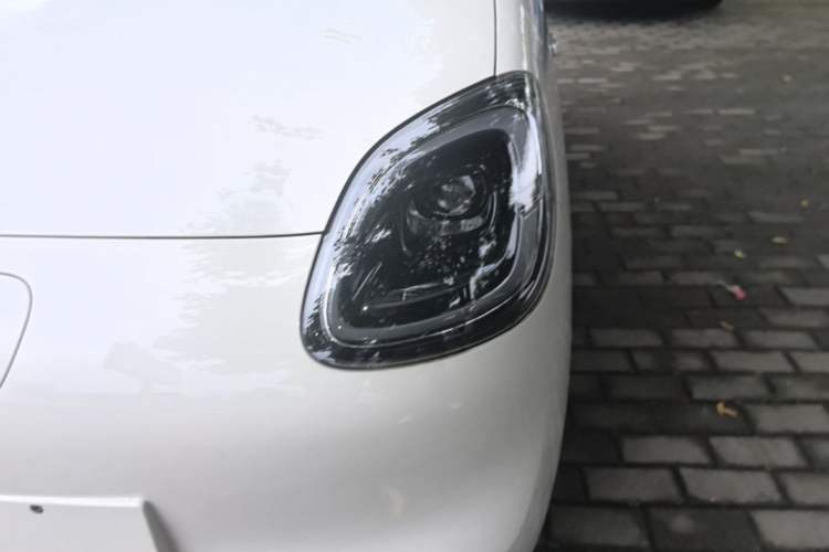 Used Wuling Hongguang MINIEV 2025 Four-Door Version Advanced Edition Left Front Headlight
