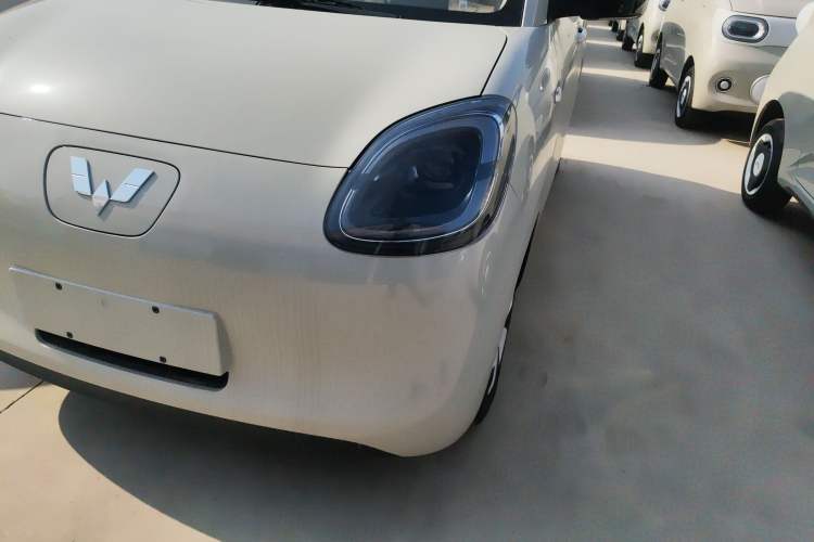 Used Wuling Hongguang MINIEV 2025 Four-Door Version Advanced Edition Left Front Headlight