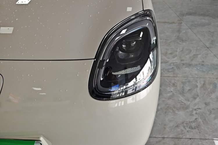 Used Wuling Hongguang MINIEV 2025 Four-Door Version Advanced Edition Left Front Headlight