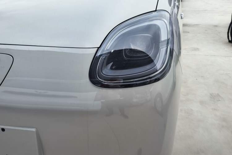 Used Wuling Hongguang MINIEV 2025 Four-Door Version Advanced Edition Left Front Headlight