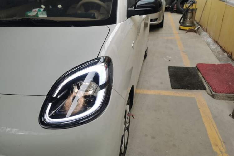 Used Wuling Hongguang MINIEV 2025 Four-Door Version Advanced Edition Left Front Headlight