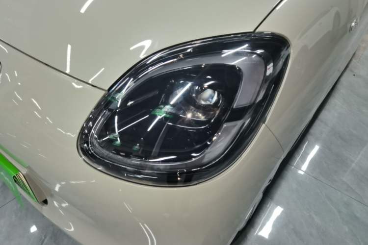 Used Wuling Hongguang MINIEV 2025 Four-Door Version Advanced Edition Left Front Headlight