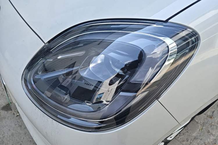 Used Wuling Hongguang MINIEV 2025 Four-Door Version Advanced Edition Left Front Headlight