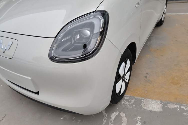 Used Wuling Hongguang MINIEV 2025 Four-Door Version Advanced Edition Left Front Headlight