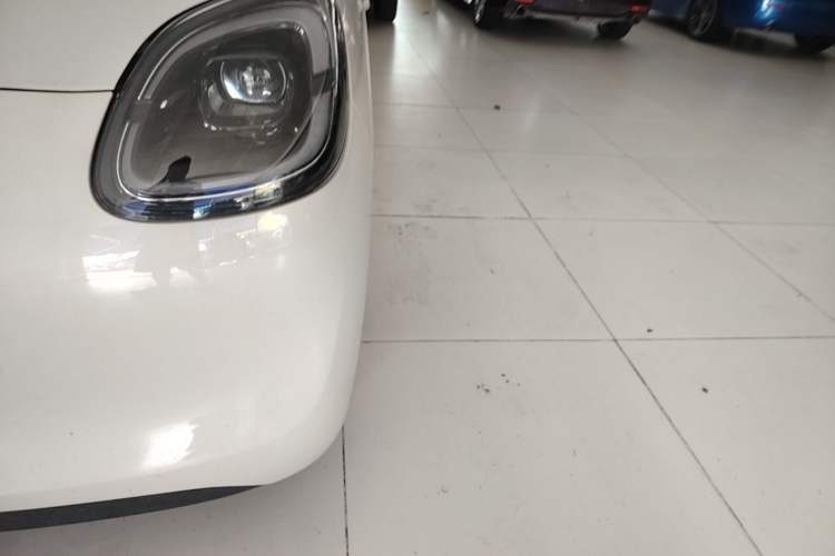 Used Wuling Hongguang MINIEV 2025 Four-Door Version Advanced Edition Left Front Headlight