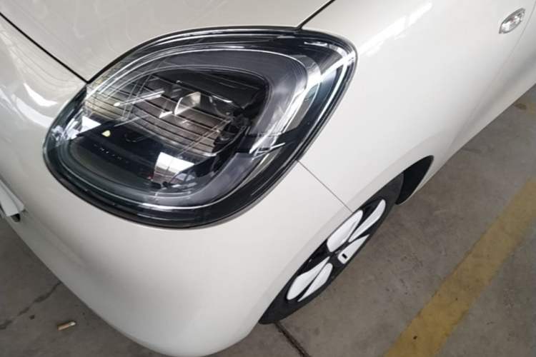 Used Wuling Hongguang MINIEV 2025 Four-Door Version Advanced Edition Left Front Headlight