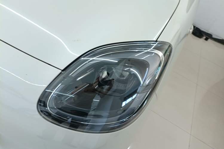 Used Wuling Hongguang MINIEV 2025 Four-Door Version Advanced Edition Left Front Headlight