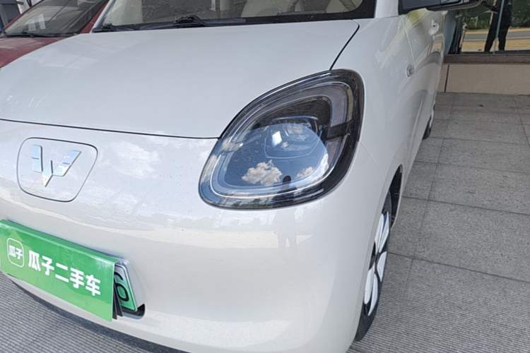 Used Wuling Hongguang MINIEV 2025 Four-Door Version Advanced Edition Left Front Headlight