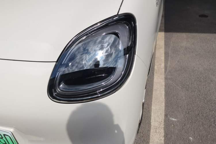 Used Wuling Hongguang MINIEV 2025 Four-Door Version Advanced Edition Left Front Headlight