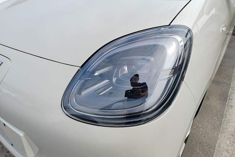 Used Wuling Hongguang MINIEV 2025 Four-Door Version Advanced Edition Left Front Headlight