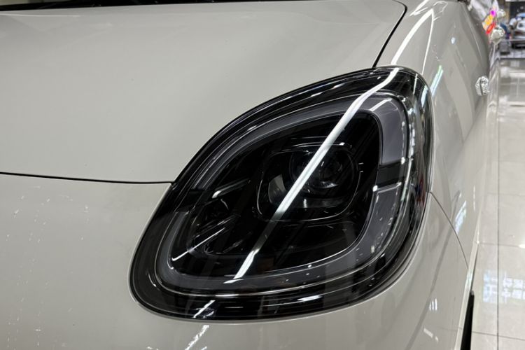 Used Wuling Hongguang MINIEV 2025 Four-Door Version Advanced Edition Left Front Headlight