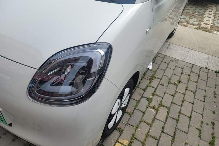 Used Wuling Hongguang MINIEV 2025 Four-Door Version Advanced Edition Left Front Headlight