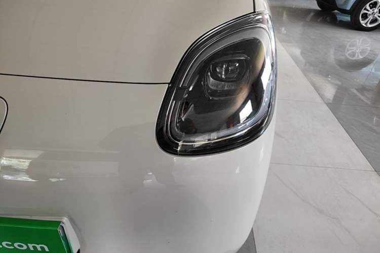 Used Wuling Hongguang MINIEV 2025 Four-Door Version Advanced Edition Left Front Headlight