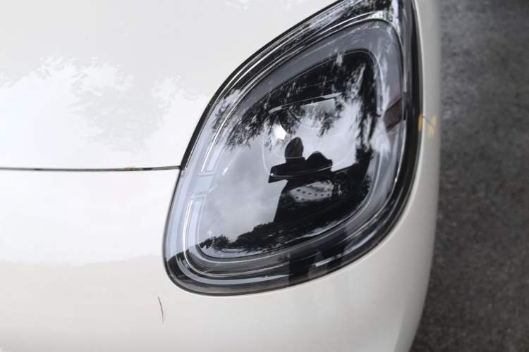 Used Wuling Hongguang MINIEV 2025 Four-Door Version Advanced Edition Left Front Headlight