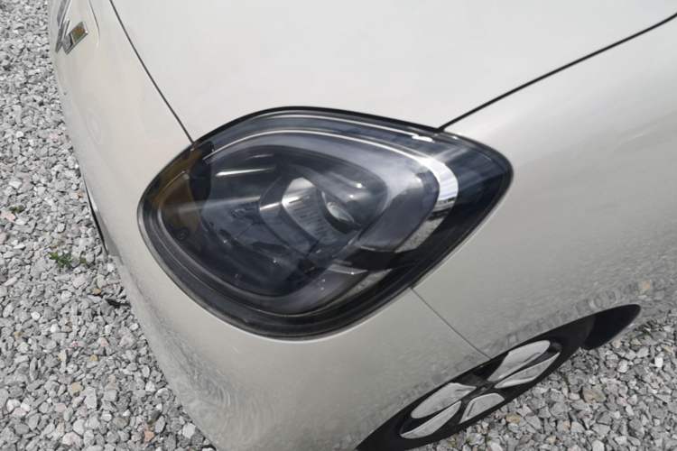 Used Wuling Hongguang MINIEV 2025 Four-Door Version Advanced Edition Left Front Headlight