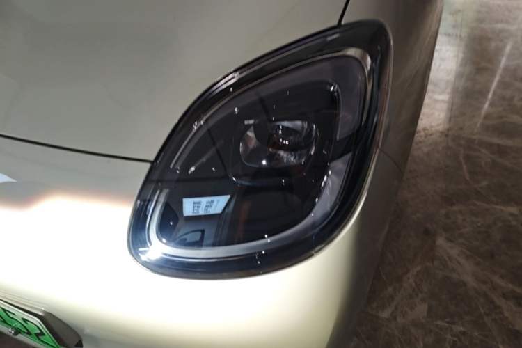 Used Wuling Hongguang MINIEV 2025 Four-Door Version Advanced Edition Left Front Headlight