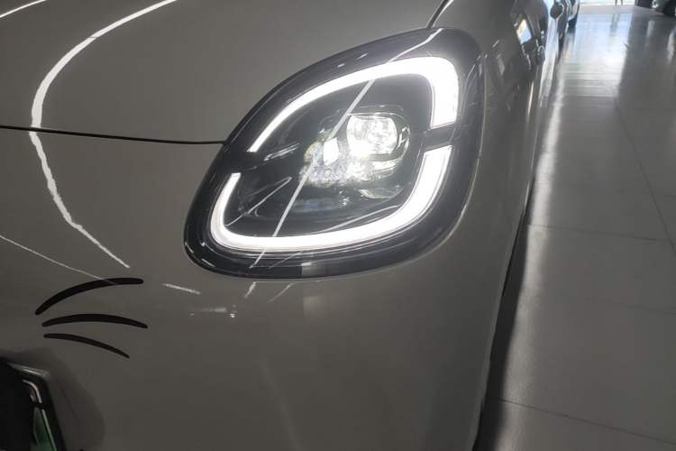 Used Wuling Hongguang MINIEV 2025 Four-Door Version Zhenxiang+ Edition Left Front Headlight