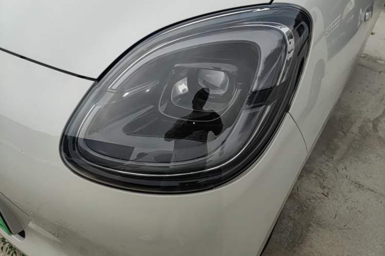 Used Wuling Hongguang MINIEV 2025 Four-Door Version Advanced Edition Left Front Headlight