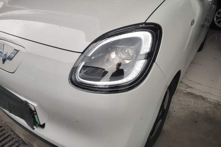 Used Wuling Hongguang MINIEV 2025 Four-Door Version Advanced Edition Left Front Headlight