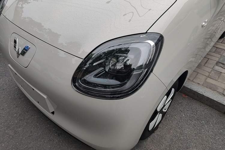 Used Wuling Hongguang MINIEV 2025 Four-Door Version Advanced Edition Left Front Headlight