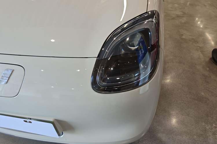Used Wuling Hongguang MINIEV 2025 Four-Door Version Advanced Edition Left Front Headlight