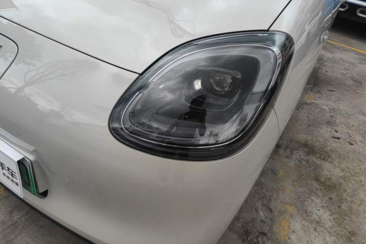 Used Wuling Hongguang MINIEV 2025 Four-Door Version Advanced Edition Left Front Headlight
