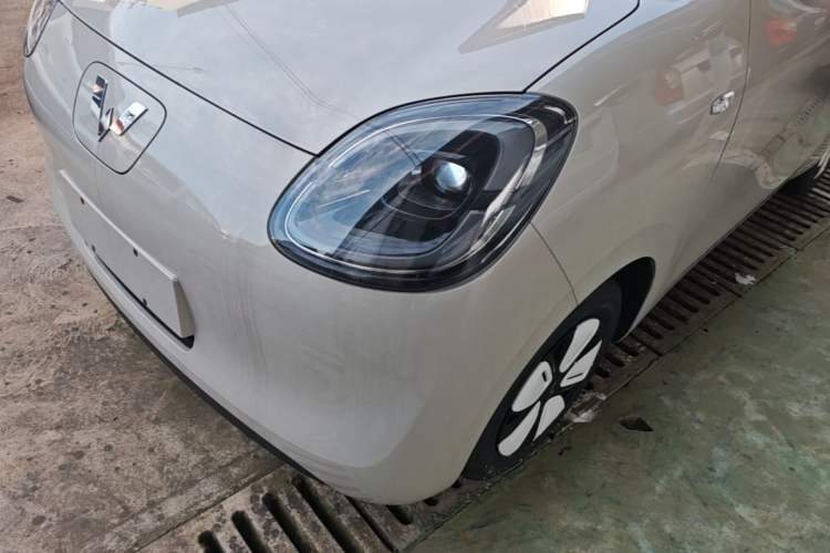 Used Wuling Hongguang MINIEV 2025 Four-Door Version Advanced Edition Left Front Headlight