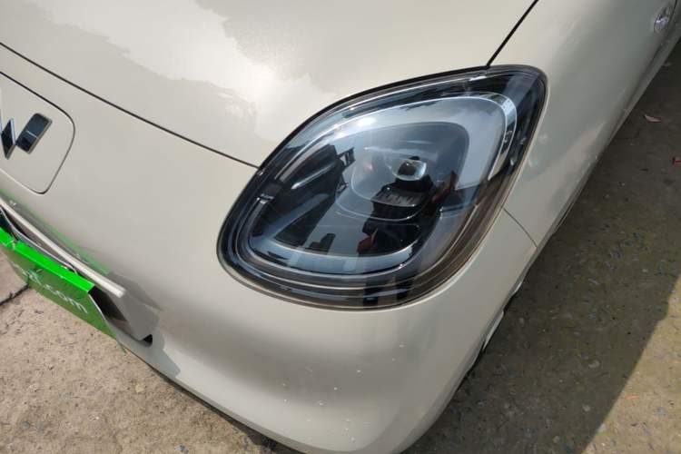 Used Wuling Hongguang MINIEV 2025 Four-Door Version Advanced Edition Left Front Headlight