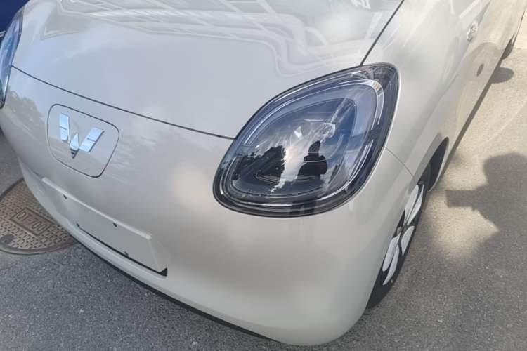 Used Wuling Hongguang MINIEV 2025 Four-Door Version Advanced Edition Left Front Headlight