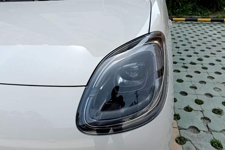 Used Wuling Hongguang MINIEV 2025 Four-Door Version Premium Edition Left Front Headlight