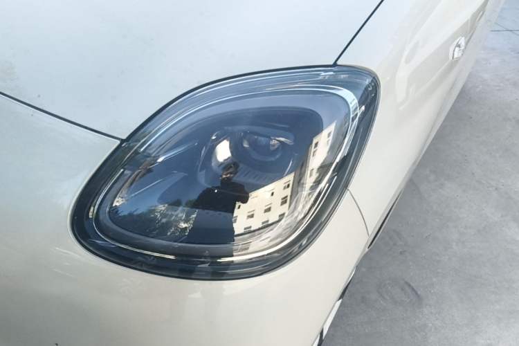 Used Wuling Hongguang MINIEV 2025 Four-Door Version Advanced Edition Left Front Headlight