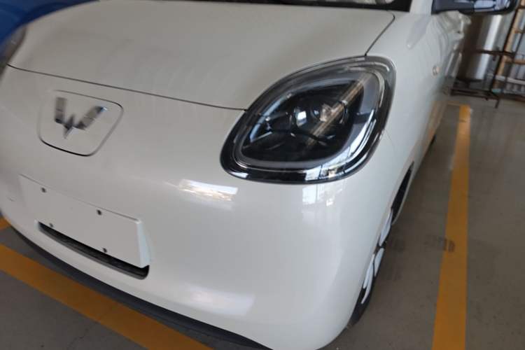 Used Wuling Hongguang MINIEV 2025 Four-Door Version Advanced Edition Left Front Headlight