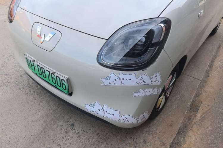 Used Wuling Hongguang MINIEV 2025 Four-Door Version Premium Edition Left Front Headlight