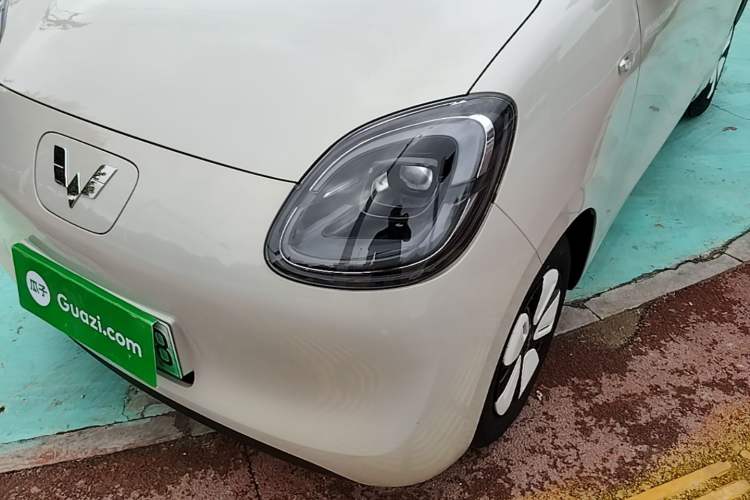 Used Wuling Hongguang MINIEV 2025 Four-Door Version Advanced Edition Left Front Headlight