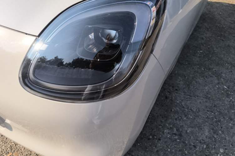 Used Wuling Hongguang MINIEV 2025 Four-Door Version Advanced Edition Left Front Headlight