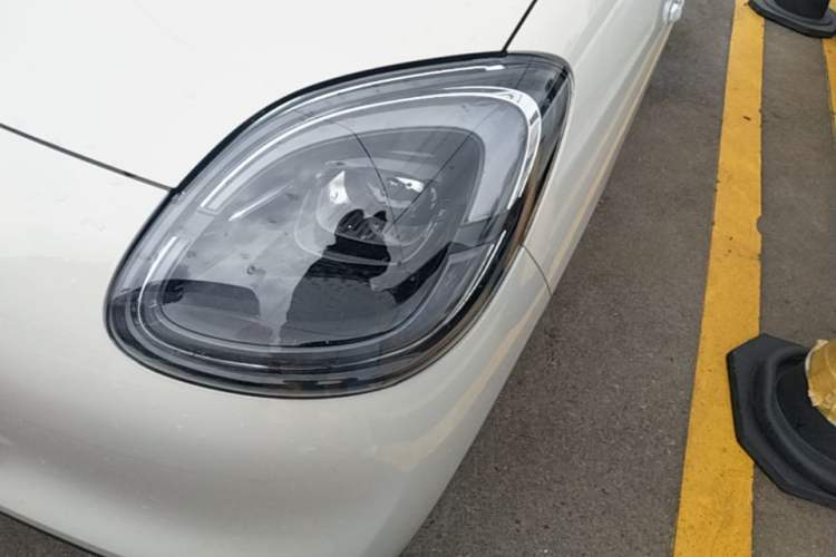 Used Wuling Hongguang MINIEV 2025 Four-Door Version Advanced Edition Left Front Headlight