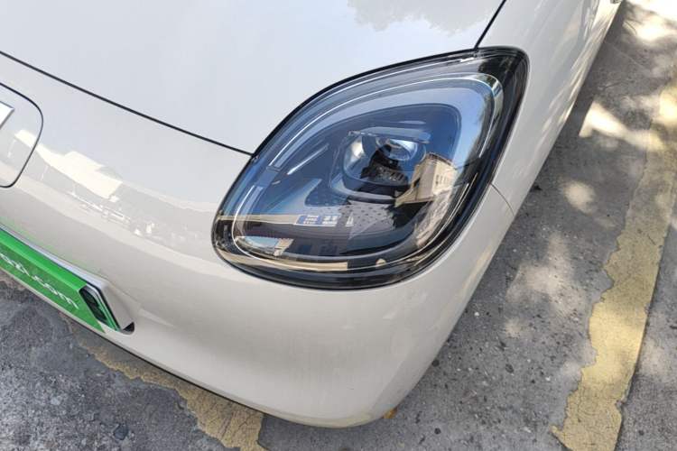 Used Wuling Hongguang MINIEV 2025 Four-Door Version Premium Edition Left Front Headlight