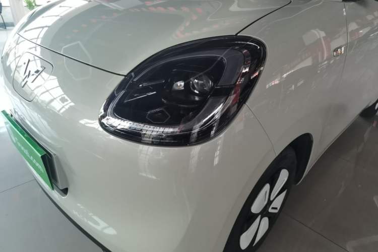 Used Wuling Hongguang MINIEV 2025 Four-Door Version Advanced Edition Left Front Headlight