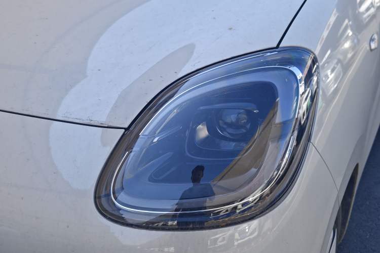 Used Wuling Hongguang MINIEV 2025 Four-Door Version Advanced Edition Left Front Headlight